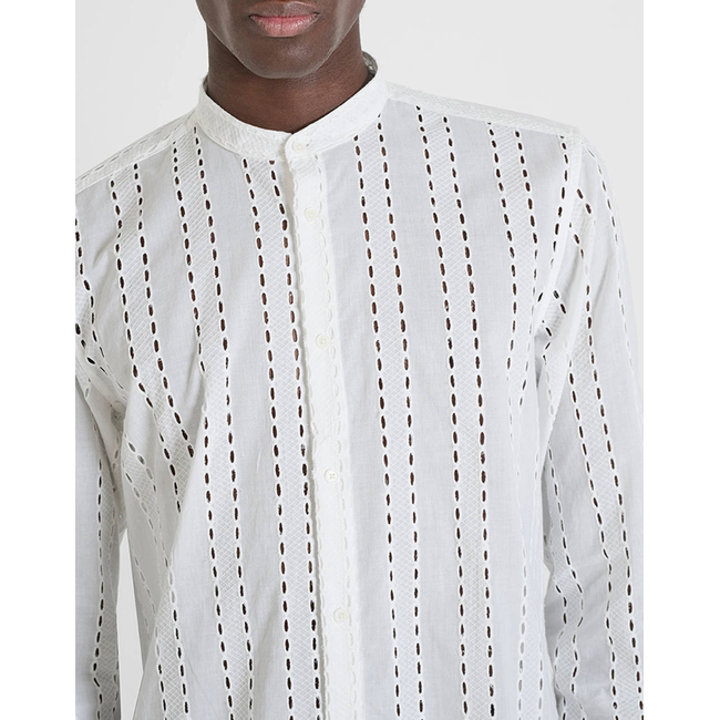 Product ANTONY MORATO MMSL00668FA440063 MIN OF 6 SHIRT MADRID REGULAR STRAIGTH FIT IN EMBROIDERED POPELINE COTTON FABRIC WITH LOGOED METAL BADGE ΠΟΥΚΑΜΙΣΟ ΑΝΔΡΙΚΟ base image