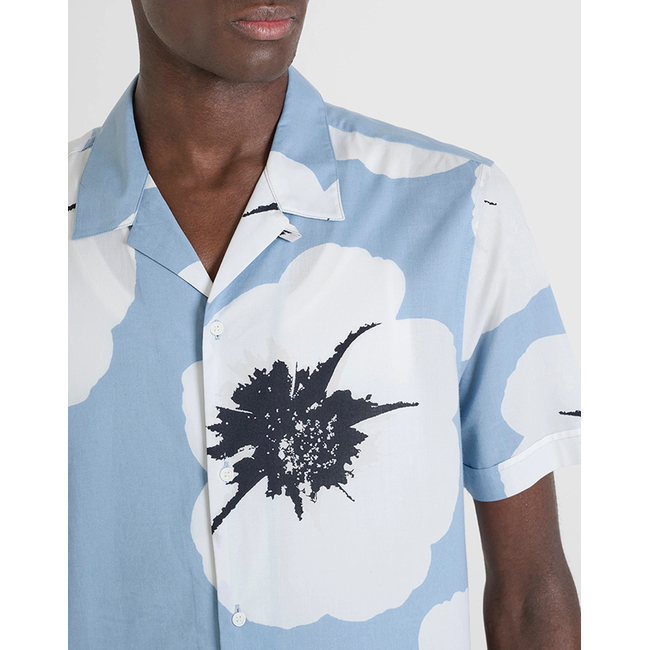 Product ANTONY MORATO MMSS00171FA430630 MIN OF 6 SHIRT HONOLULU REGULAR STRAIGHT FIT IN PRINTED COTTON VISCOSE BLEND FABRIC WITH LOGOED METAL BADGE ΜΠΛΟΥΖΑ ΑΝΔΡΙΚΟ base image