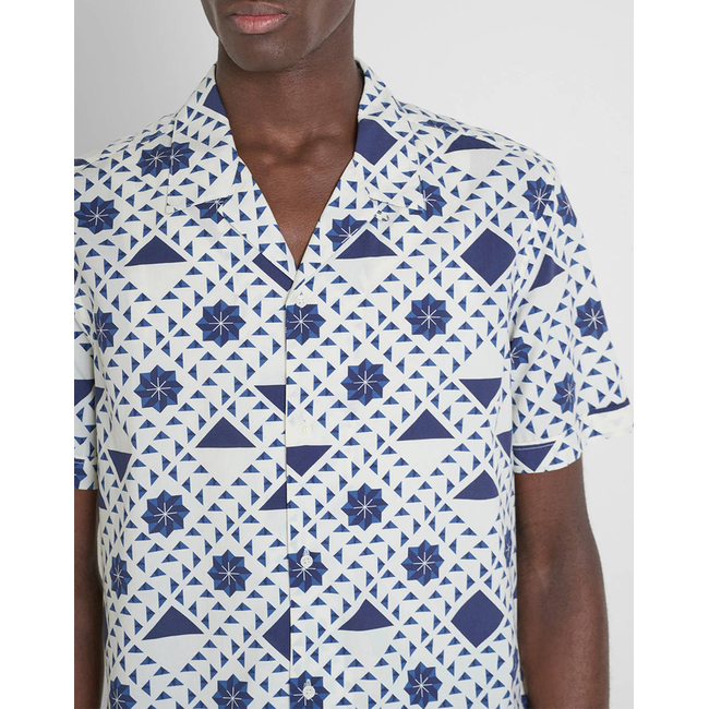 Product ANTONY MORATO MMSS00171FA430635 MIN OF 6 SHIRT HONOLULU REGULAR STRAIGHT FIT IN PRINTED COTTON VISCOSE BLEND FABRIC WITH LOGOED METAL BADGE ΜΠΛΟΥΖΑ ΑΝΔΡΙΚΟ base image