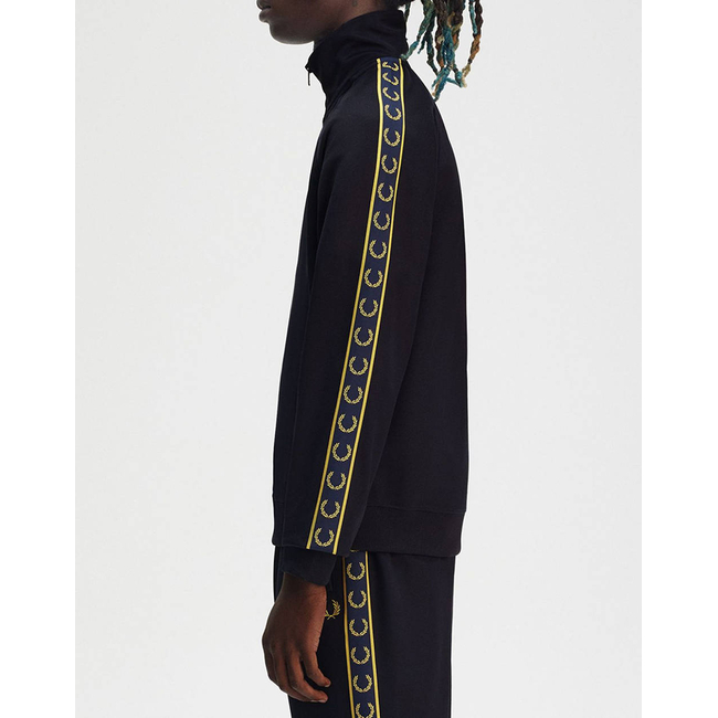 Product FRED PERRY FRED PERRY JACKETS base image
