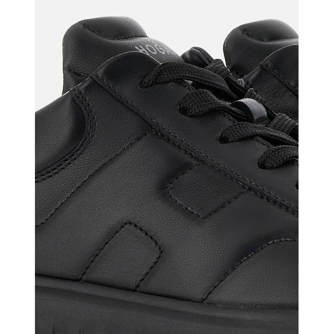 Product HOGAN SNEAKER base image