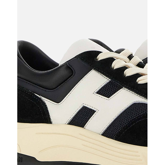 Product HOGAN SNEAKER base image