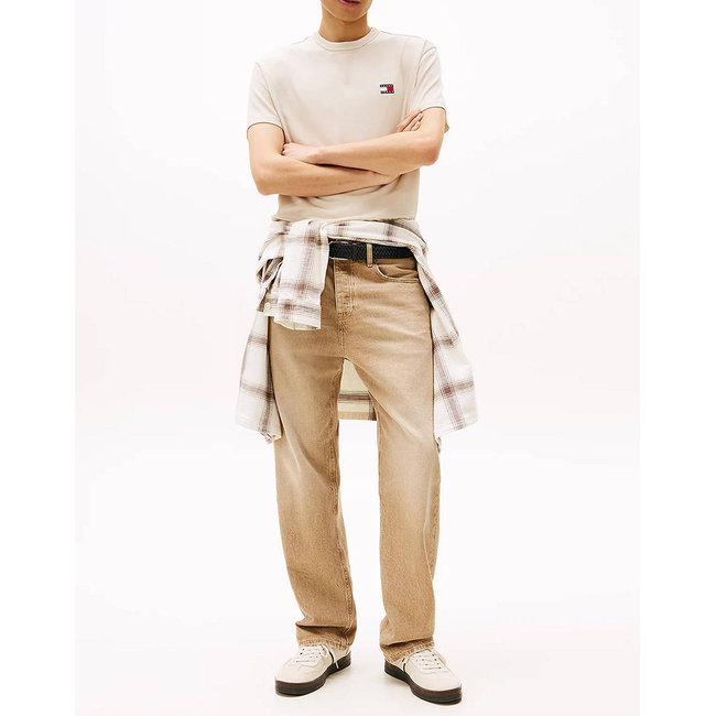Product TOMMY JEANS TJM REG BADGE TEE EXT base image