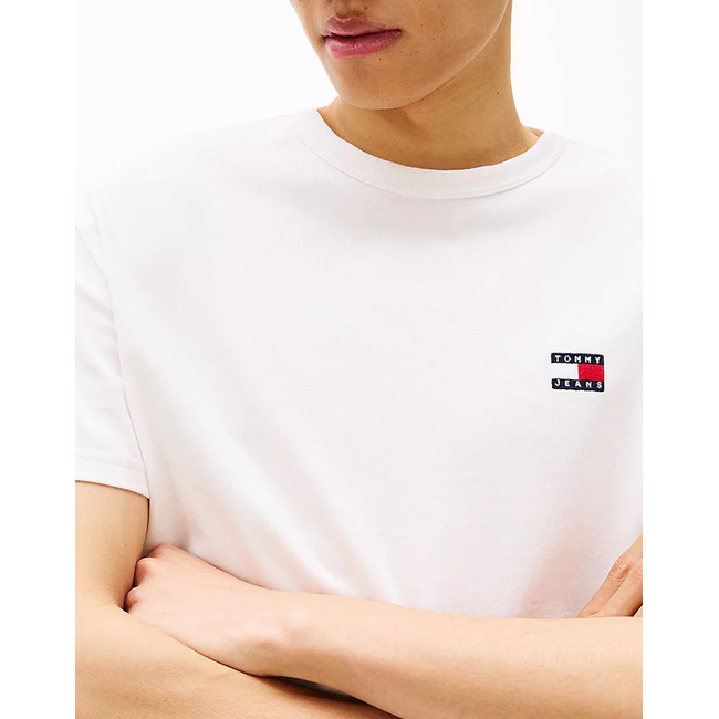Product TOMMY JEANS TJM REG BADGE TEE EXT base image