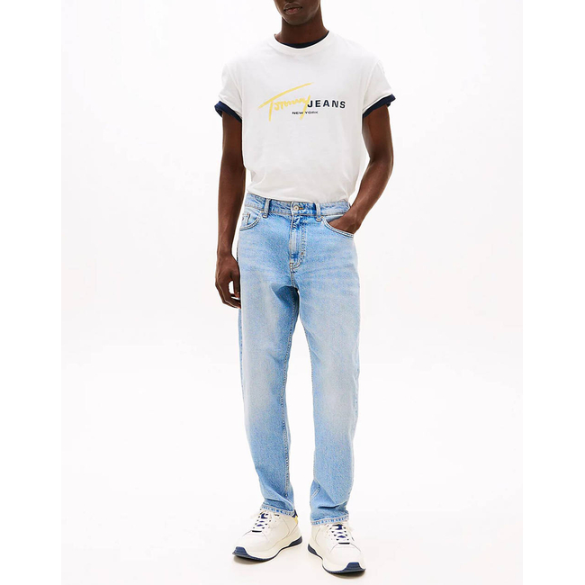Product TOMMY JEANS TJM REG SIGNTR DNA TEE EXT base image
