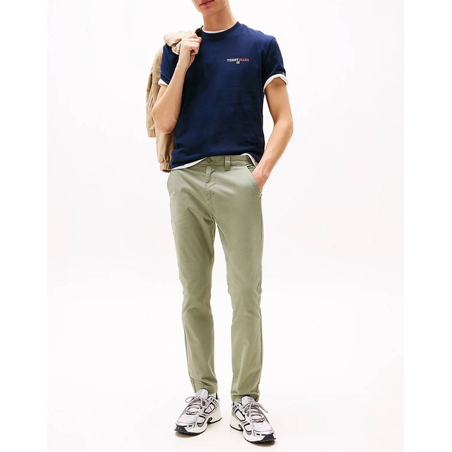 Product TOMMY JEANS TJM REG DNA GRAPHIC TEE EXT base image