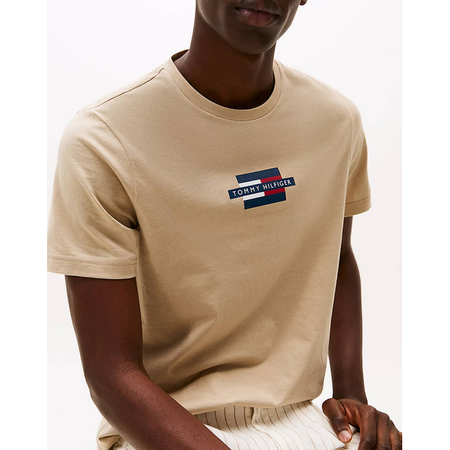 Product TOMMY HILFIGER FLAG BOX TEE base image