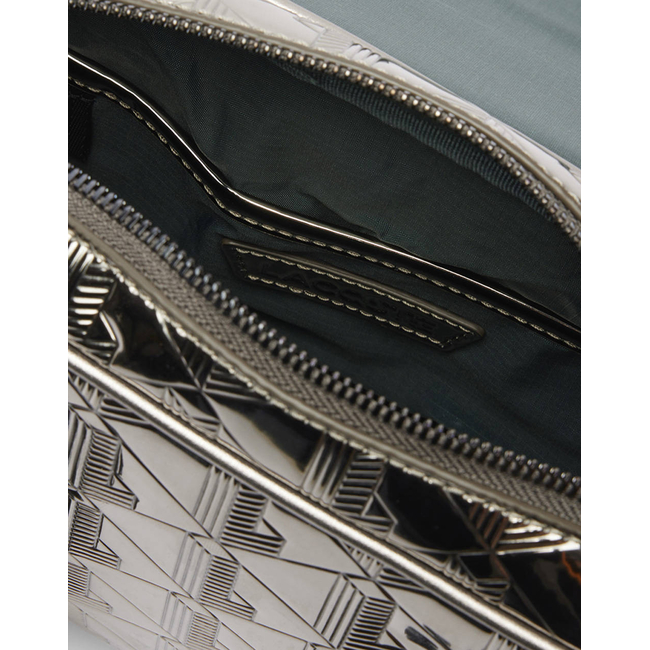 Product LACOSTE ΤΣΑΝΤΑ (Διαστάσεις: 21.5 x 16.5 x 7εκ.) base image