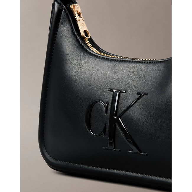 Product CALVIN KLEIN RAISED CK SMALL SHOULDER BAG (Dimensions: 25 x 18.5 x 6cm) base image