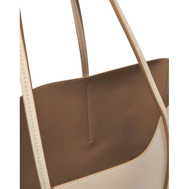 Product CALVIN KLEIN JEANS FOIL LOGO TOTE W/POUCH (Dimensions: 40 x 28 x 12cm) base image