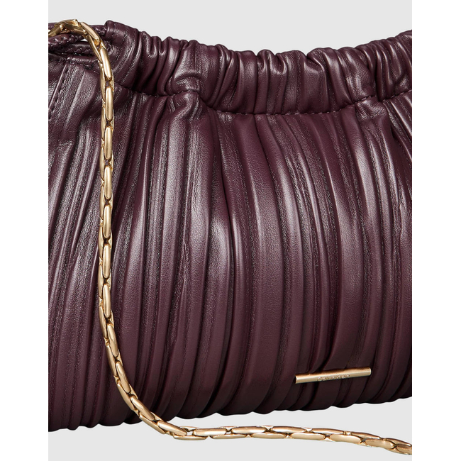 Product CALVIN KLEIN DRAWSTRING PLISSE CROSSBODY (Διαστάσεις: 27 x 18 x 8εκ.) base image