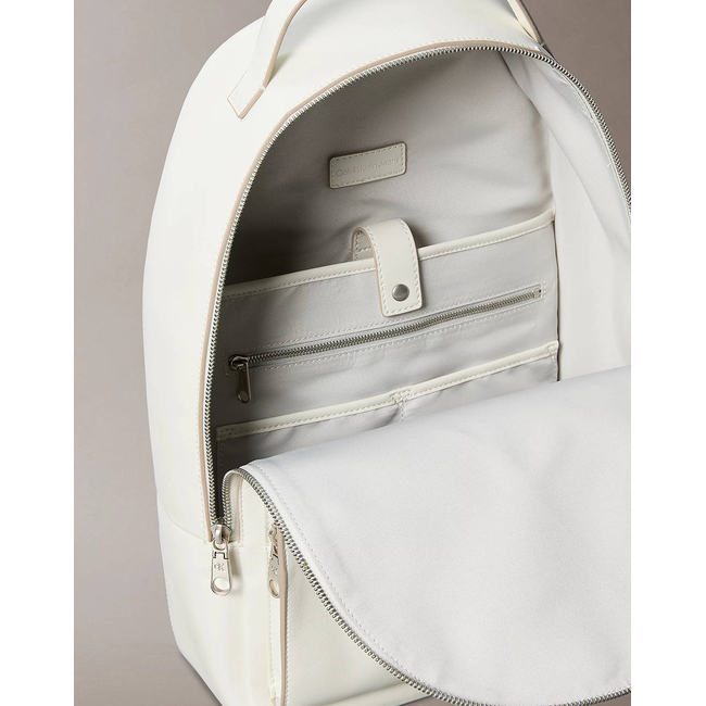 Product CALVIN KLEIN JEANS SCLPTD IMPRSSSN SLM (Dimensions: 26 x 39 x 11cm) base image
