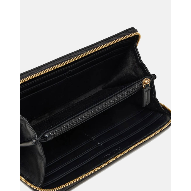 Product CALVIN KLEIN JEANS RAISED CK LONG ZIP AROUND (Dimensions: 19 x 9.5 x 2.5cm.) base image