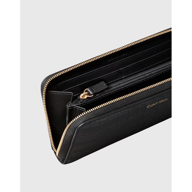 Product CALVIN KLEIN CK CROC LONG ZIP AROUND base image