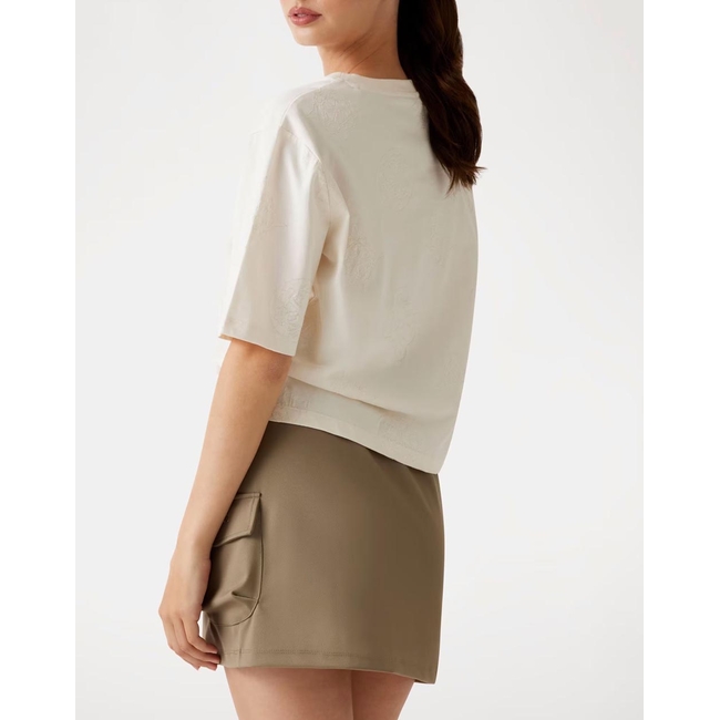 Product GUESS  PEONY AOP EMBROIDERY BOXY TEE ΜΠΛΟΥΖΑ ΓΥΝΑΙΚΕΙΟ base image
