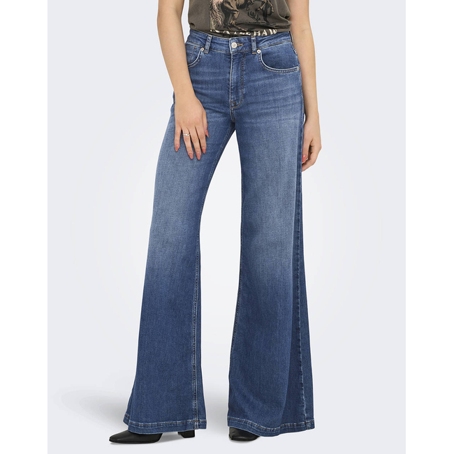 Product ONLY ONLCALIFORNIA MW WIDE FLARE DNM REA base image