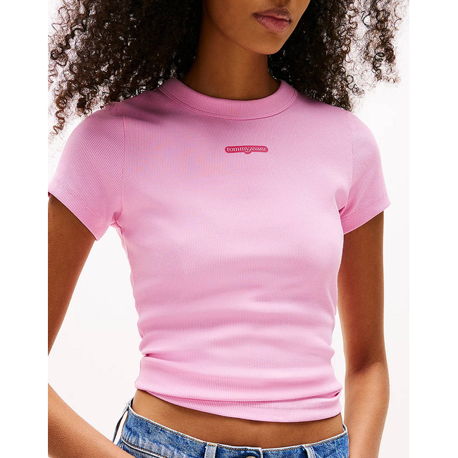 Product TOMMY JEANS TJW SLIM SCRIPT LABEL SS TEE EXT base image
