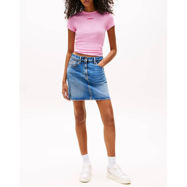 Product TOMMY JEANS TJW SLIM SCRIPT LABEL SS TEE EXT base image