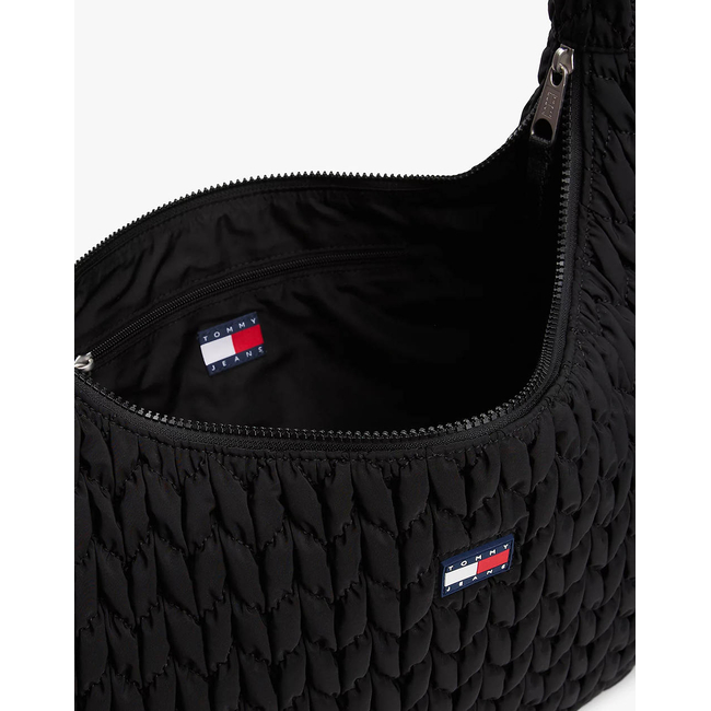 Product TOMMY JEANS TJW URBAN LARGE QUILTED X-BODY (Dimensions: 40 x 11.5 x 39cm.) base image