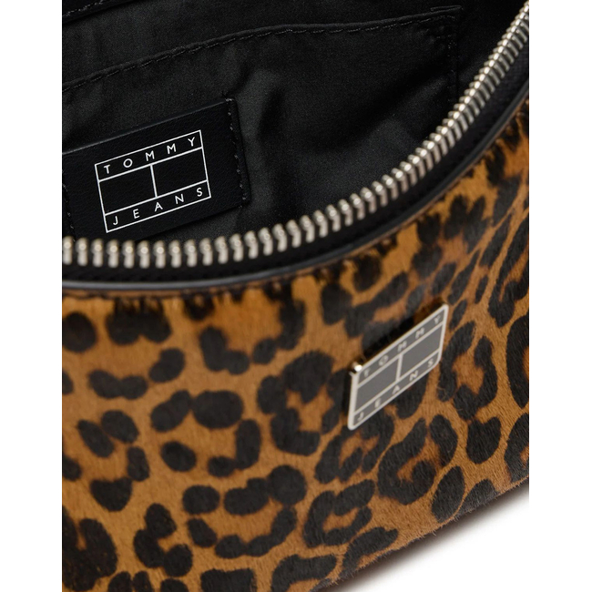 Product TOMMY JEANS TJW MUST LEOPARD SHOULDER BAG (Διαστάσεις: 22 x 12 x 4.5εκ,) base image