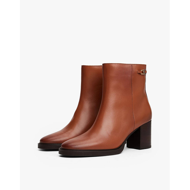 Product TOMMY HILFIGER STACKED HEEL LEATHER ANKLE BOOT base image