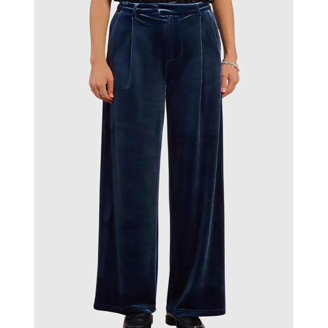 Product MOLLY BRACKEN LADIES KNITTED PANTS base image