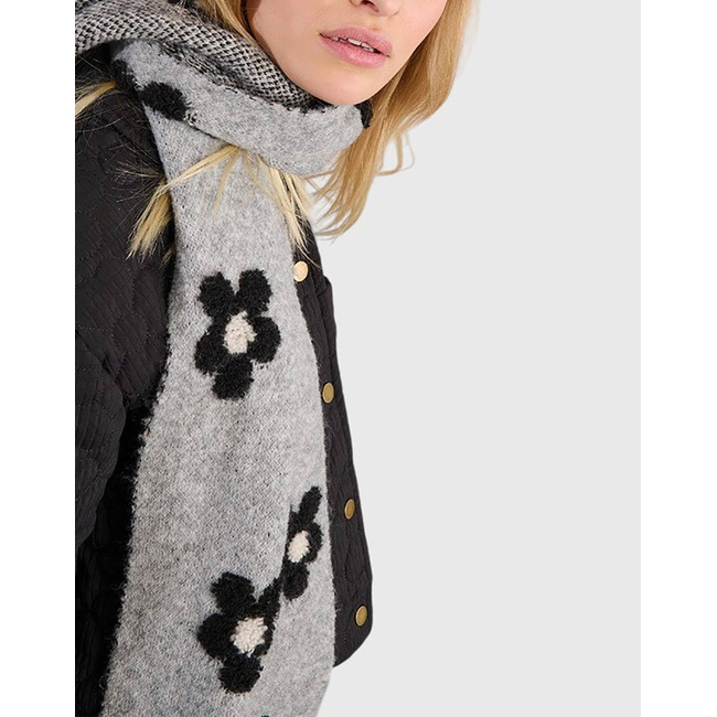 Product MOLLY BRACKEN LADIES KNITTED SCARF base image