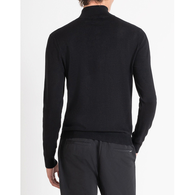 Product ANTONY MORATO MMSW01441YA500002 MIN OF 6 SWEATER SLIM FIT IN VISCOSA BLEND YARN WITH METAL LOGO RUBBER PATCH ΠΟΥΛΟΒΕΡ ΑΝΔΡΙΚΟ base image