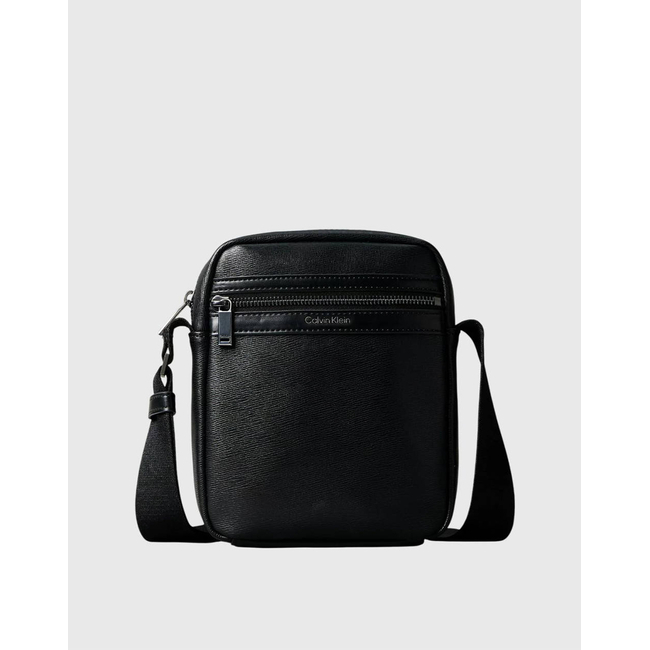 Product CALVIN KLEIN ZIP REPORTER (Dimensions: 18 x 20.5 x 6cm.) base image