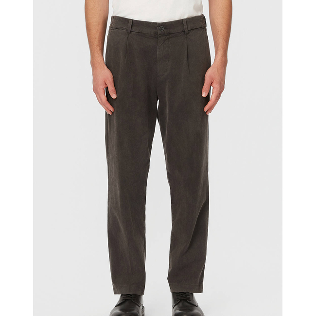 Product DIRTY LAUNDRY PLEATED PANTS base image