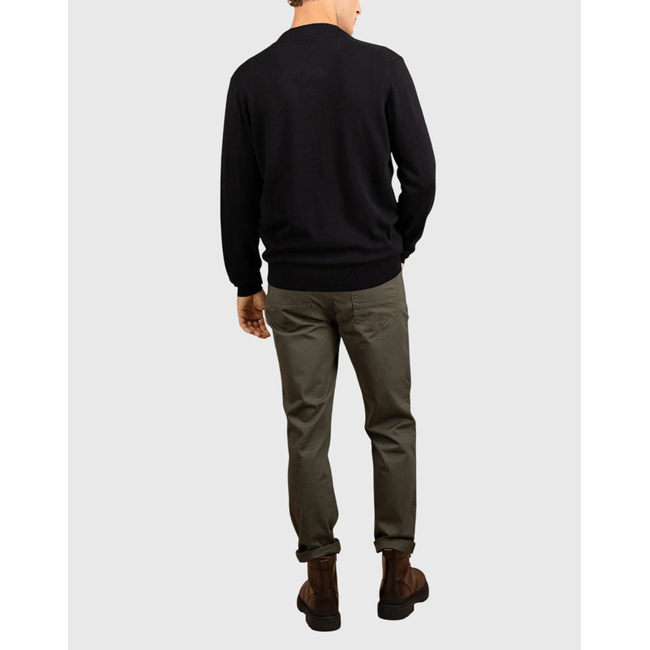 Product FYNCH-HATTON KNITWEAR base image