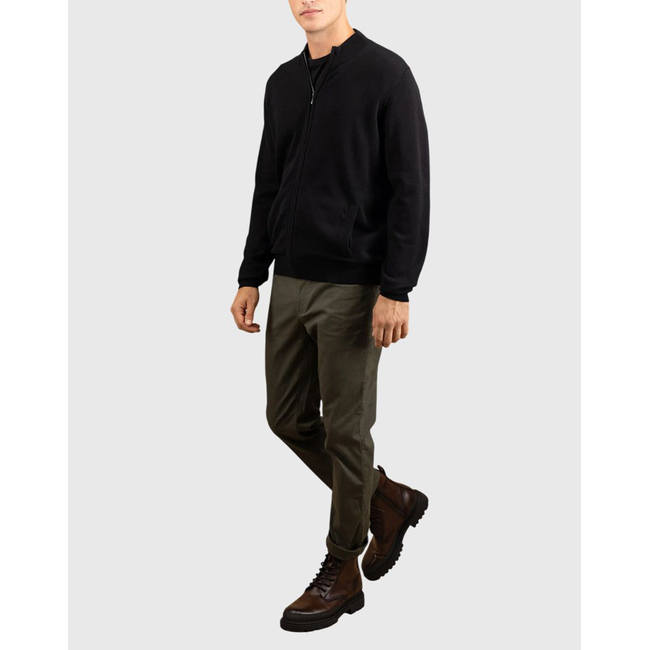 Product FYNCH-HATTON KNITWEAR base image