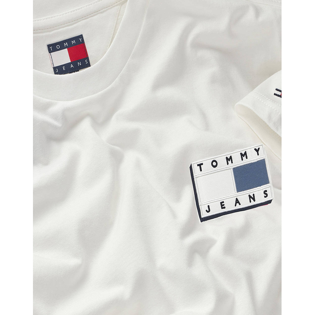 Product TOMMY JEANS TJM SLIM POP COLOR FLAG TEE EXT base image