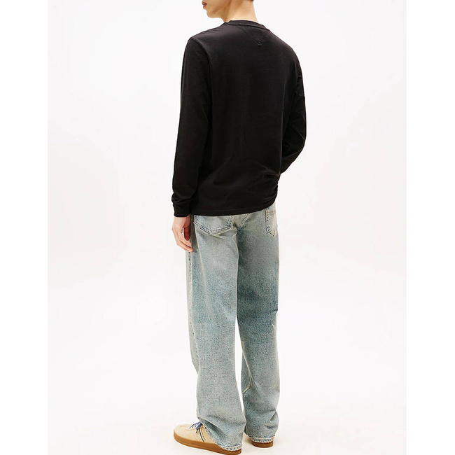 Product TOMMY JEANS TJM SLIM CHEST LINEAR LS TEE EXT base image