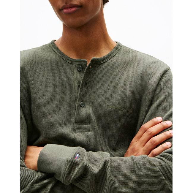 Product TOMMY JEANS TJM SLIM WAFFLE SCRIPT HENLEY base image