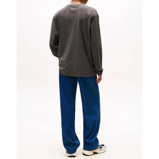 Product TOMMY JEANS TJM RLX NEW CLASSICS LS TEE base image