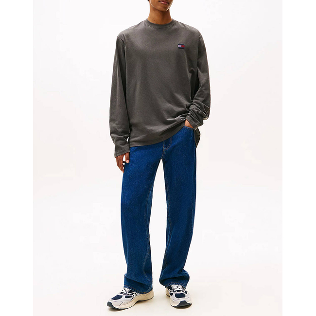 Product TOMMY JEANS TJM RLX NEW CLASSICS LS TEE base image