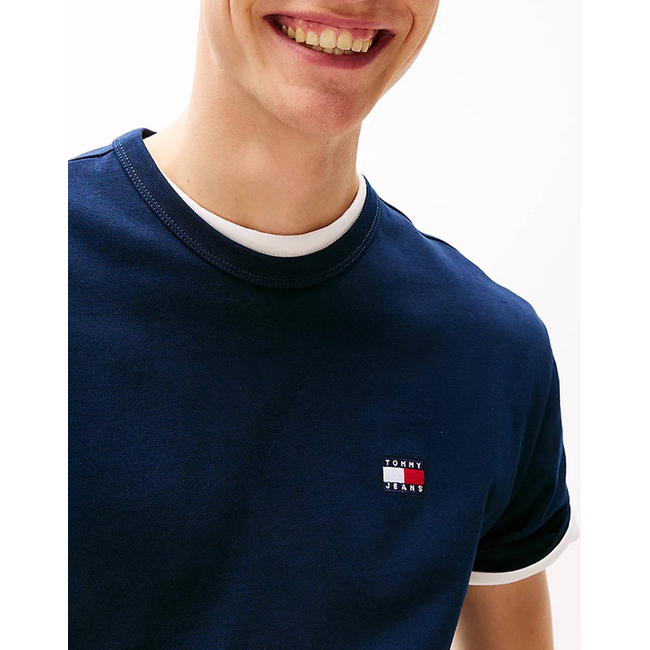 Product TOMMY JEANS TJM REG BADGE TEE EXT base image