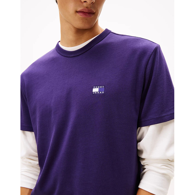 Product TOMMY JEANS TJM REG BADGE TEE EXT base image