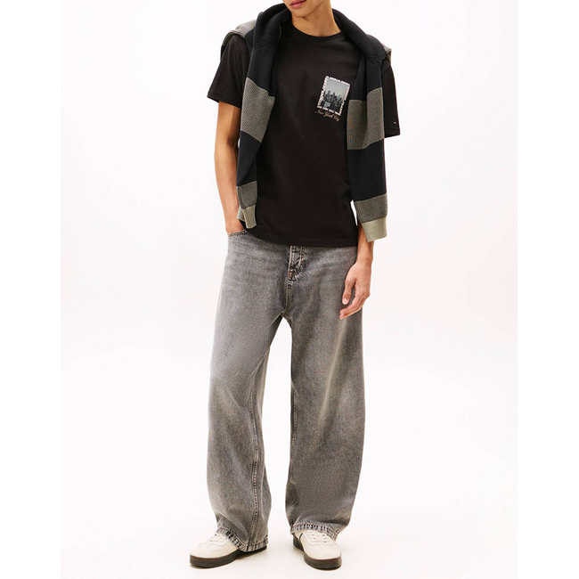 Product TOMMY JEANS TJM REG PHOTO TEE base image
