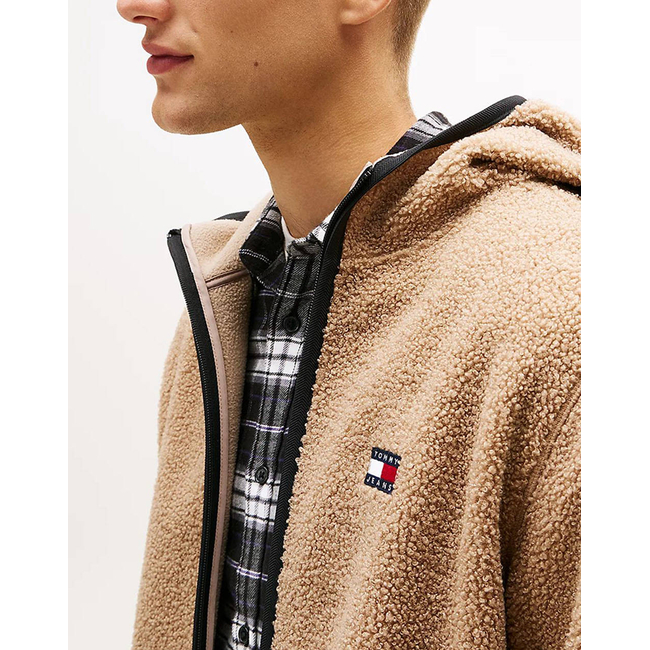 Product TOMMY JEANS TJM REG BADGE TEDDY ZIP TRU EXT base image