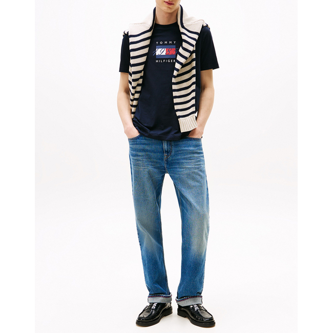 Product TOMMY HILFIGER LINEAR FLAG GRAPHIC TEE base image