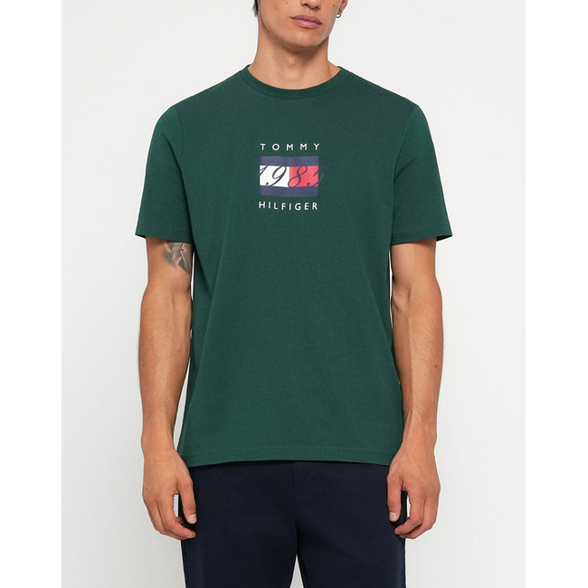 Product TOMMY HILFIGER LINEAR FLAG GRAPHIC TEE base image