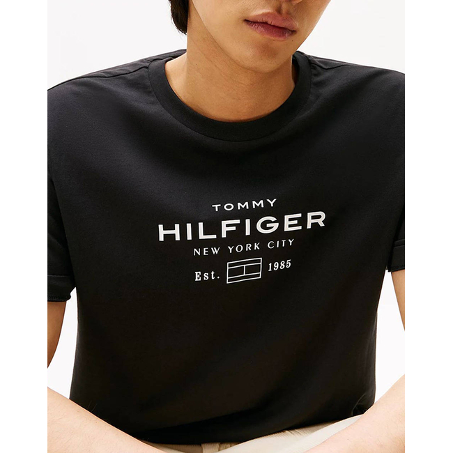 Product TOMMY HILFIGER HILFIGER STACK GRAPHIC TEE base image