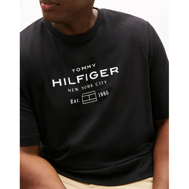 Product TOMMY HILFIGER BT-HILFIGER STACK GRAPHIC TEE-B base image
