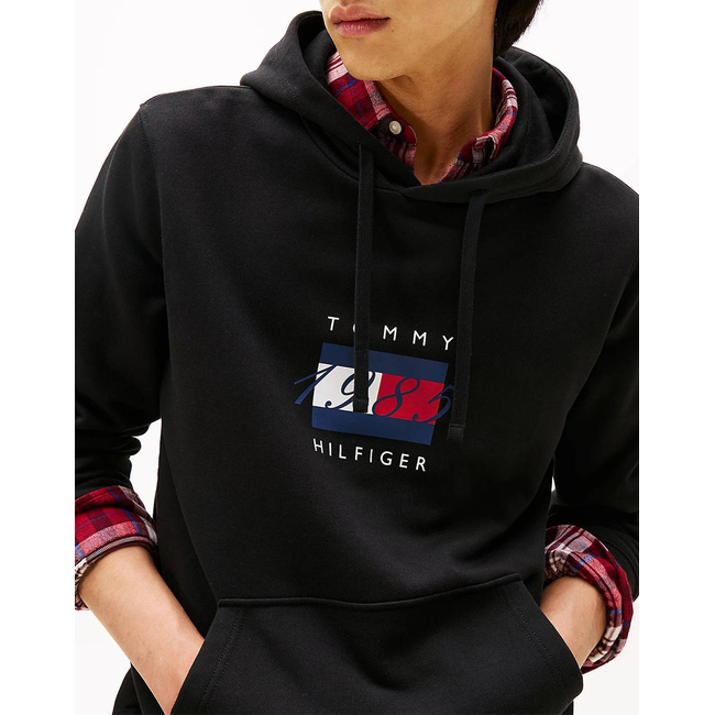 Product TOMMY HILFIGER LINEAR FLAG GRAPHIC HOODIE base image