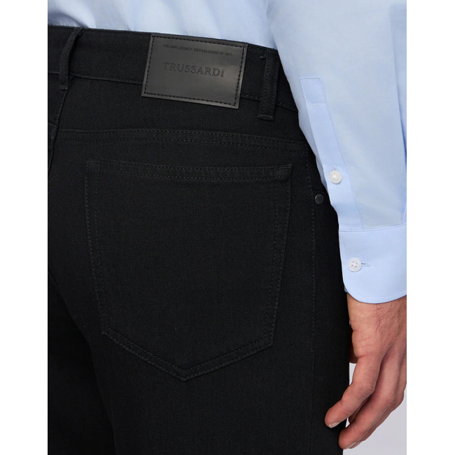 Product TRUSSARDI 5 POCKET 370 CLOSE - BLACK RINSE DENIM base image