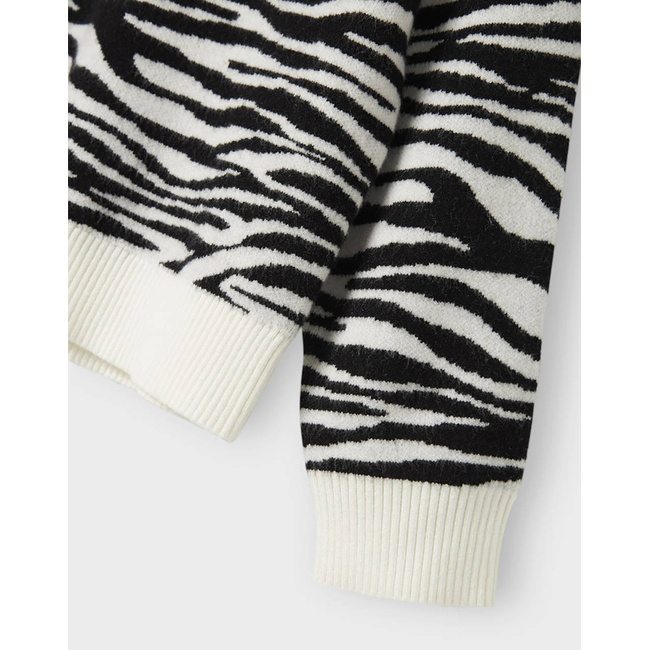 Product NAME IT NKFORKIDE LS KNIT BOX base image